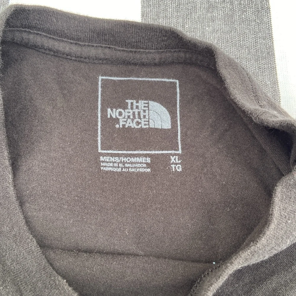 THE NORTH FACE mens Long Sleeve Box Nse Tee like new